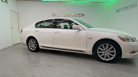 Lexus GS300h 3 of 5
