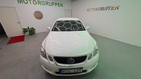 Lexus GS300h 9 of 16