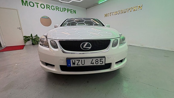 Lexus GS300h 10 of 16