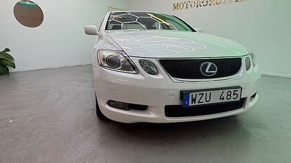 Lexus GS300h 11 of 16