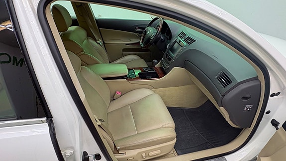 Lexus GS300h 15 of 16