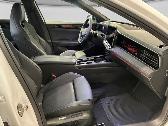 Volkswagen Passat 3 of 14