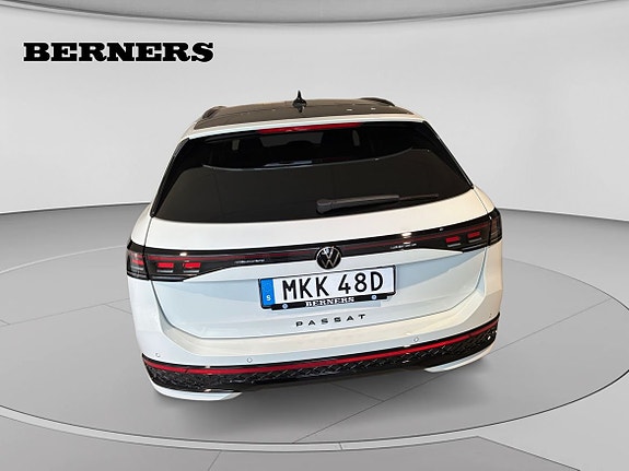Volkswagen Passat 14 of 14