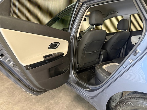 Kia Ceed 15 of 24