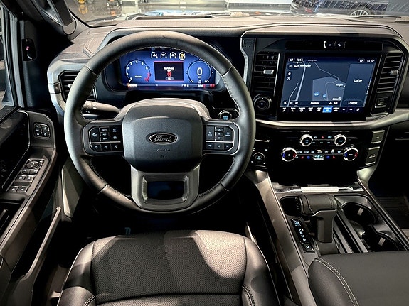 Ford F-150 3 of 5