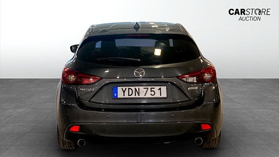 Mazda 3 7 of 9