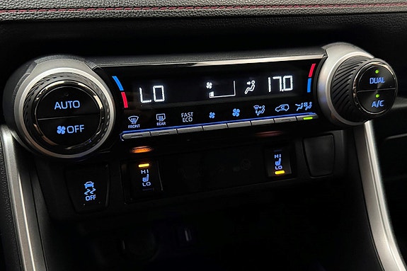 Toyota RAV4 24 of 30