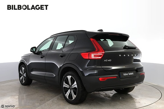 Volvo XC40 3 of 5