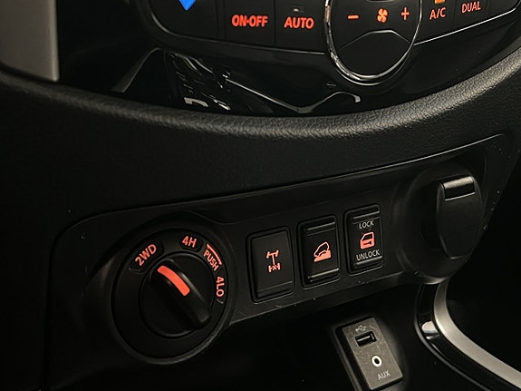 Nissan Navara 28 of 30