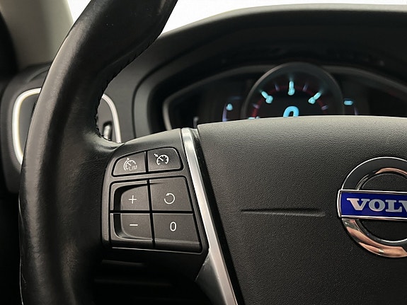 Volvo V40 Cross Country 26 of 28