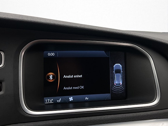Volvo V40 Cross Country 23 of 28