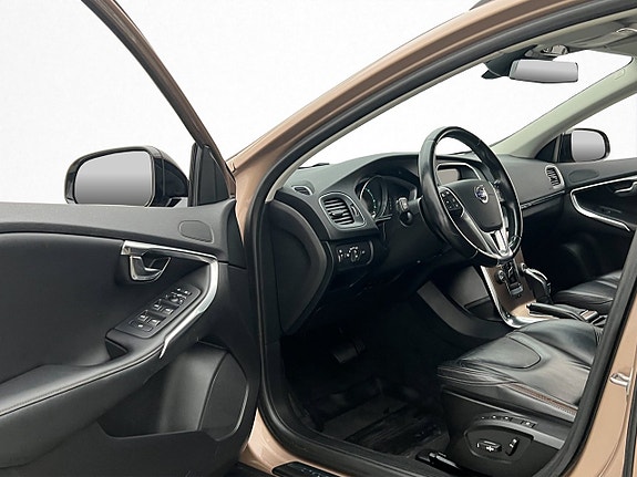 Volvo V40 Cross Country 11 of 28