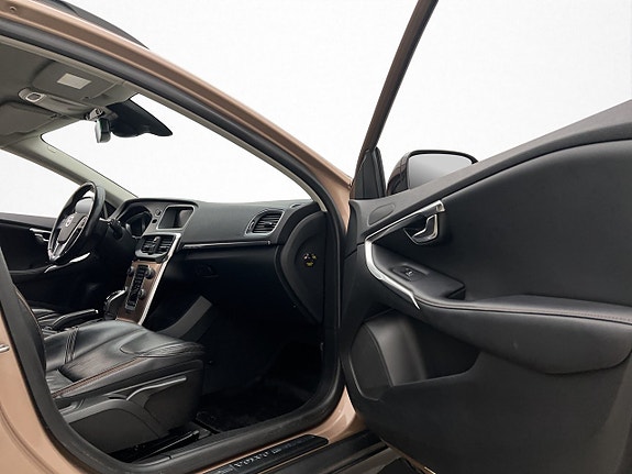 Volvo V40 Cross Country 16 of 28