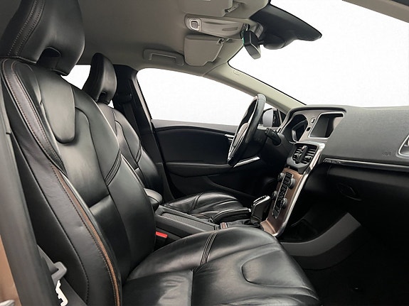Volvo V40 Cross Country 15 of 28