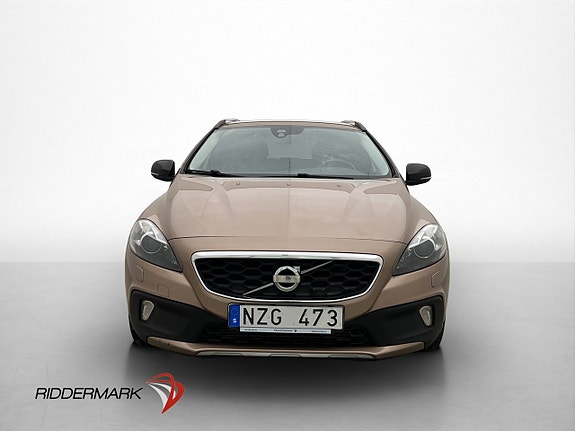 Volvo V40 Cross Country 2 of 5