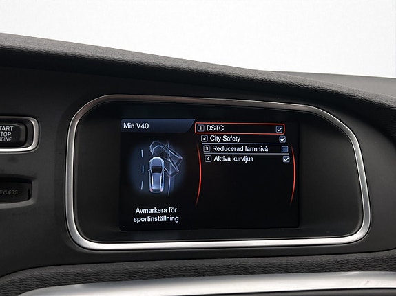 Volvo V40 Cross Country 21 of 28