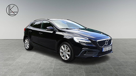 Volvo V40 Cross Country 3 of 5