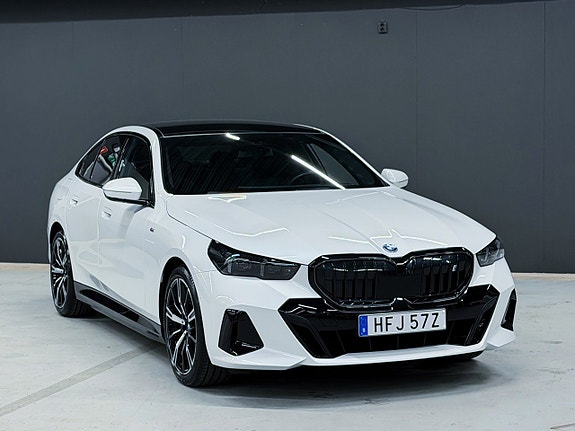 BMW i5 9 of 23