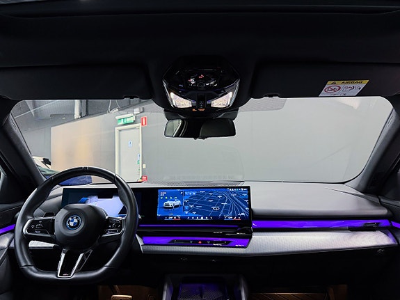 BMW i5 3 of 5