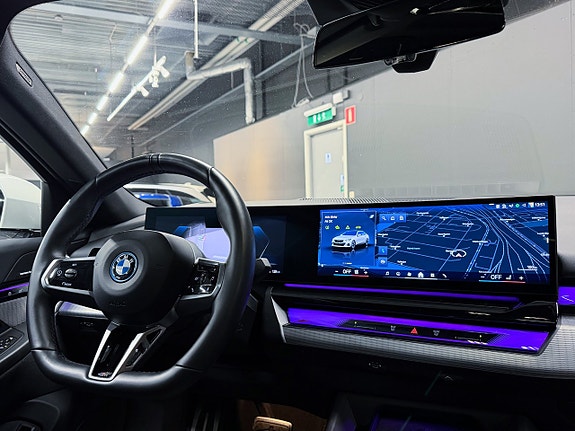 BMW i5 6 of 23