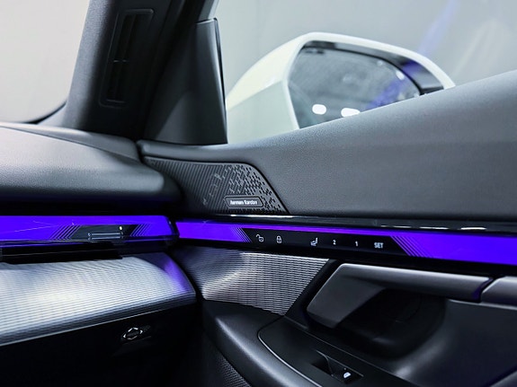 BMW i5 15 of 23