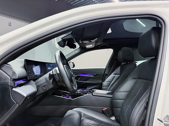 BMW i5 8 of 23