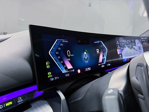BMW i5 21 of 23