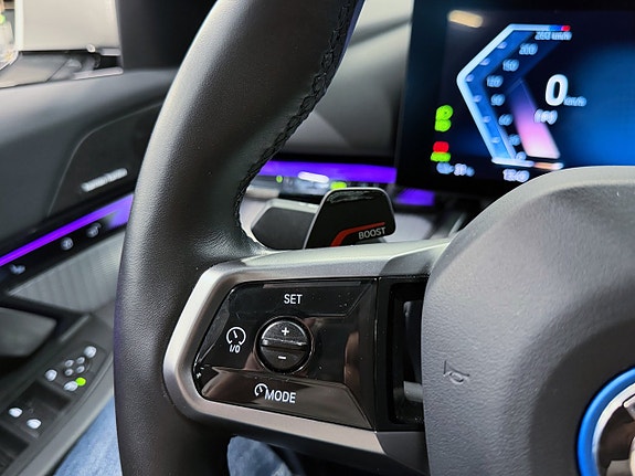 BMW i5 14 of 23