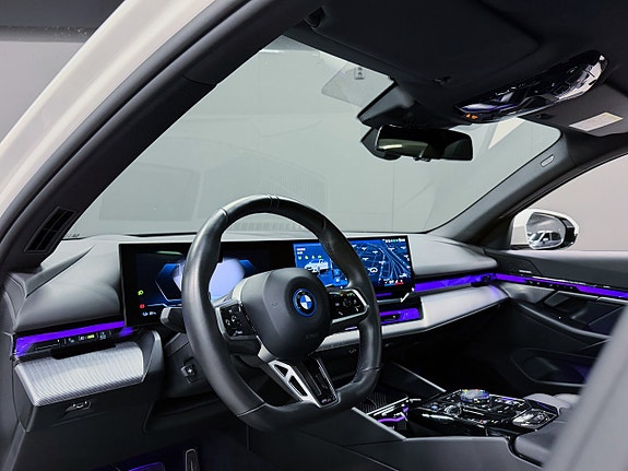 BMW i5 17 of 23