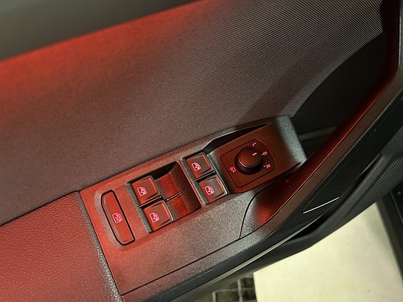 Seat Arona 17 of 21