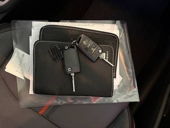 Seat Arona 26 of 26