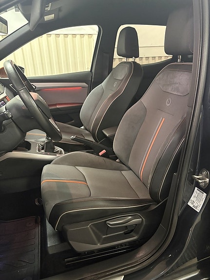 Seat Arona 9 of 21