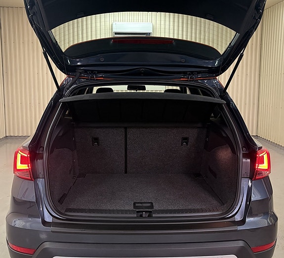 Seat Arona 8 of 21