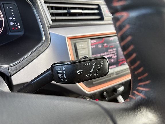 Seat Arona 15 of 26