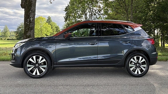 Seat Arona 2 of 26