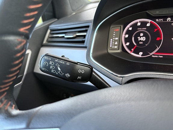 Seat Arona 14 of 26