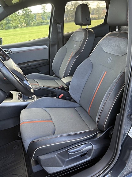 Seat Arona 10 of 26