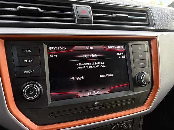 Seat Arona 17 of 26