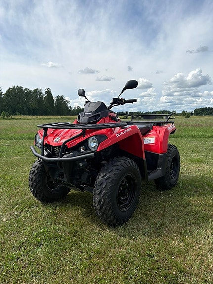 Can-Am OUTLANDER 570 6 of 12