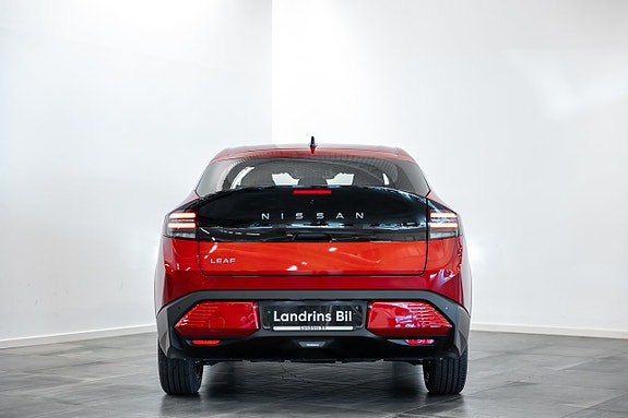 Nissan Leaf 8 of 16
