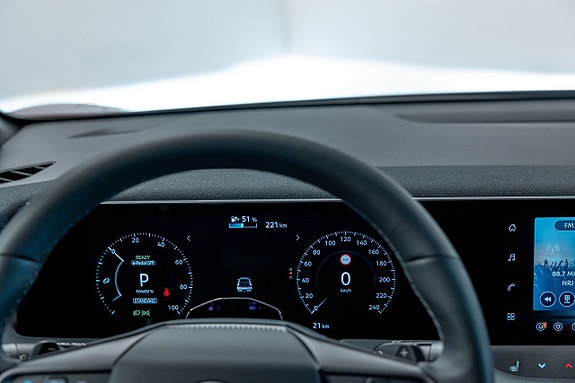 Nissan Leaf 14 of 16