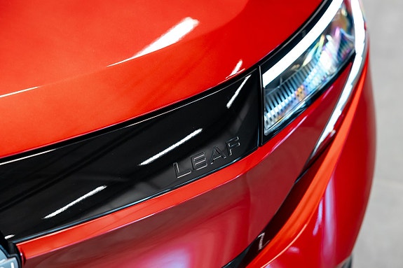 Nissan Leaf 3 of 5