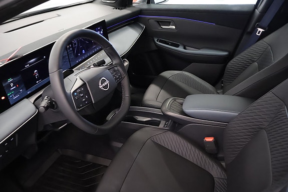 Nissan Leaf 13 of 24