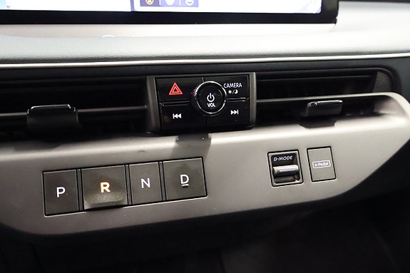Nissan Leaf 12 of 24
