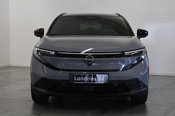 Nissan Leaf 3 of 5