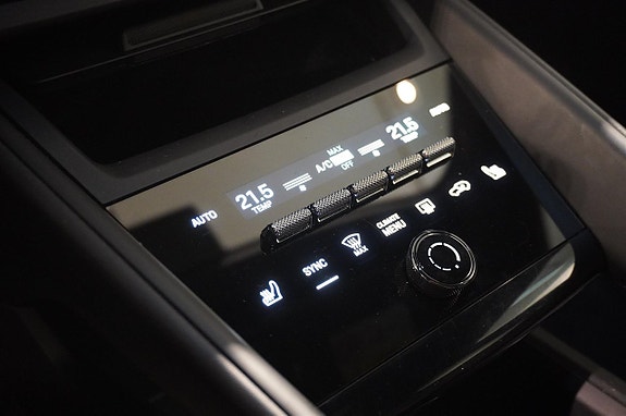 Porsche Macan 4 19 of 20