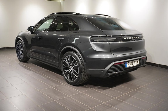 Porsche Macan 4 4 of 20