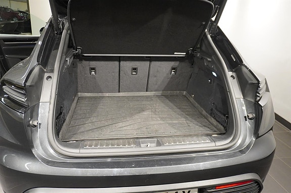 Porsche Macan 4 10 of 20