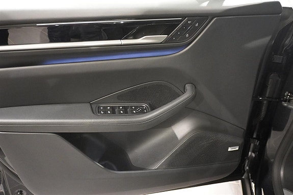 Porsche Macan 4 17 of 20