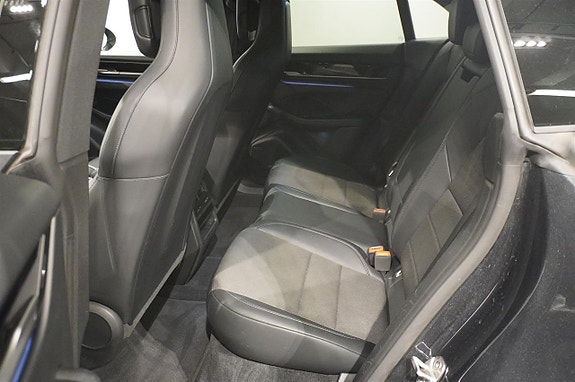 Porsche Macan 4 9 of 20